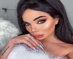 The Instagram star is obsessed with acrylic nails.